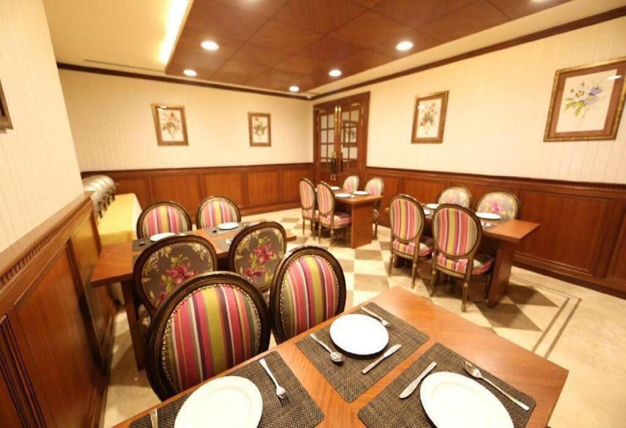 คล้าร์ก อินเตอร์เนชั่นแนล Hotel เดลี ภายนอก รูปภาพ