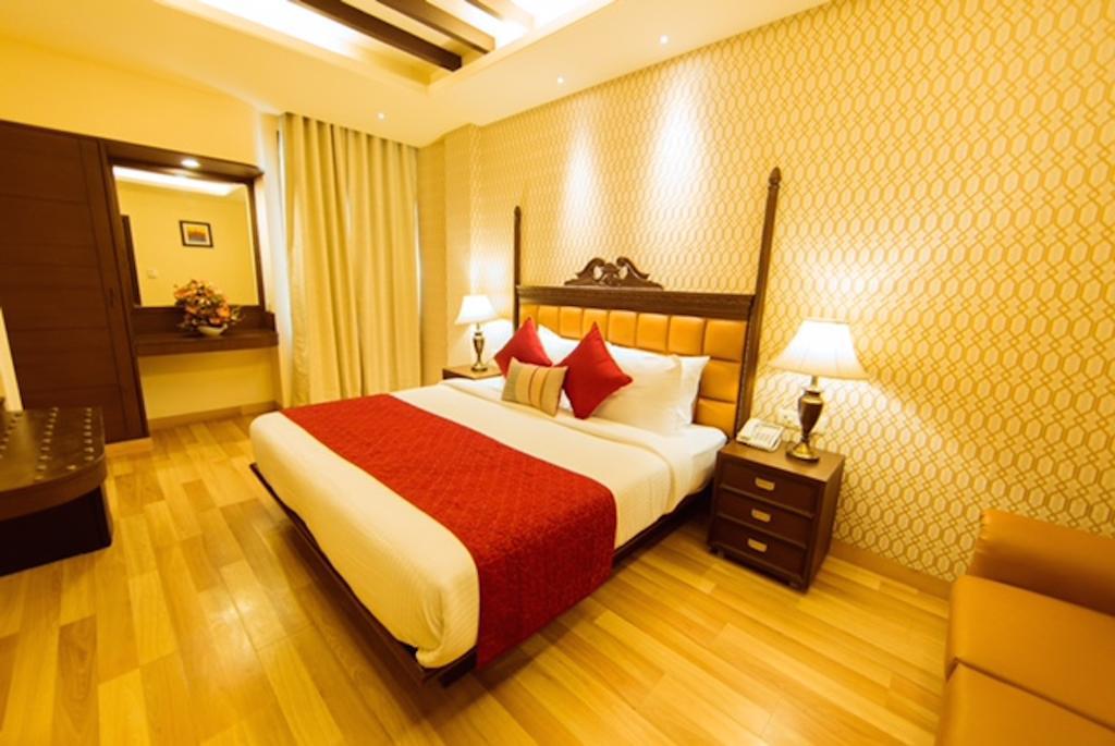 คล้าร์ก อินเตอร์เนชั่นแนล Hotel เดลี ภายนอก รูปภาพ
