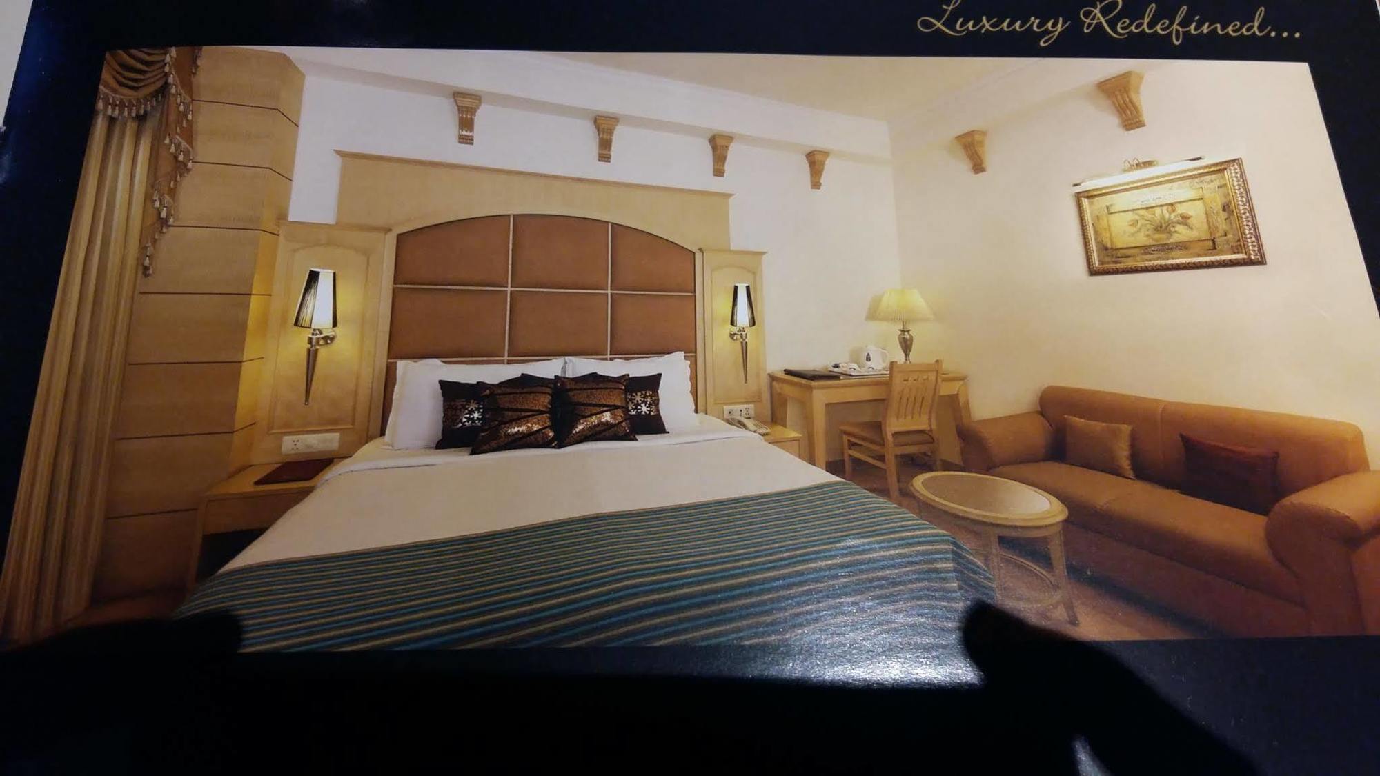คล้าร์ก อินเตอร์เนชั่นแนล Hotel เดลี ภายนอก รูปภาพ